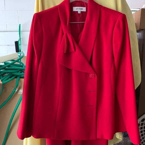 Dresses - Picture 3 of 14